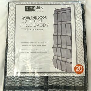 ✨New✨Over the door 20 pocket shoe caddy✨